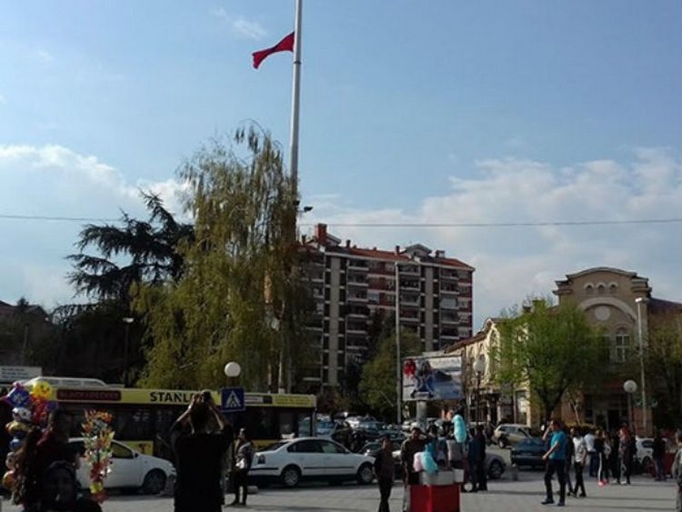 КУМАНОВО: Са јарбола скинули македонску и поставили албанску заставу