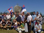 “МИ СМО ПАЛИ ДА БИ ЦРНА ГОРА И СРБИЈА ЖИВЈЕЛЕ”: Враћени крст и табла на споменик на Бојној Њиви