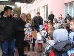 „СРПСКОЈ ДЈЕЦИ С ЉУБАВЉУ“: Више од 1.100 пакетића за дјецу на Косову из Српске