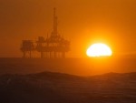 „БЛУМБЕРГ“: Цена нафте ће у 2016. порасти за 50 одсто