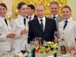 РУСИ ВЕРУЈУ СВОМ ПРЕДСЕДНИКУ: Ово су највећи Путинови успеси!
