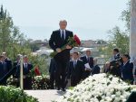 УЗБЕКИСТАН: Путин одао пошту Исламу Каримову