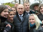 ОТВОРЕНО ПИСМО ИЗ САД ЗАПАДУ: Схватите, Руси обожавају Путина, а ми им помажемо у томе