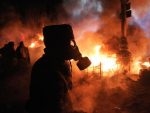 АМЕРИЧКИ ПРСТИ: О чему говори филм Оливера Стоуна „Украјина у огњу“?