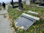 ТЕШКИ ДАНИ ЗА СРБЕ: Оскрнављено српско гробље у Жачу код Истока