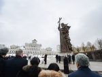 ЗАХВАЛНА РУСИЈА: На дан народног јединства у Москви откривен споменик Светом кнезу Владимиру