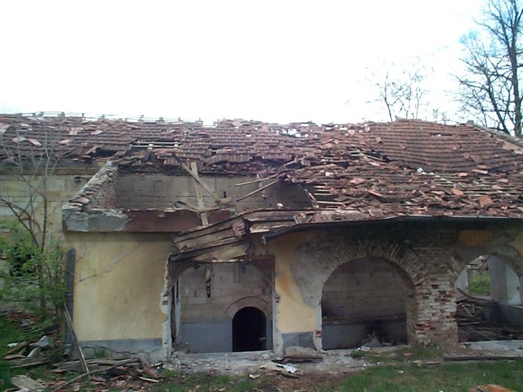 4. Crkva Svetog Ilije u Vu itrnu posle 17. marta 2004.