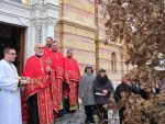 БАЊАЛУКА: Бадњак унесен у Саборни храм Христа Спаситеља