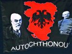 ПОРУКА МАКЕДОНЦИМА: Постер “Велике Албаније” на утакмици у Скопљу