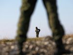 ИГРАЊЕ ВАТРОМ: Кијев нагомилава војску на граници са Кримом