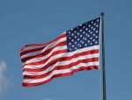 ВАШИНГТОН: Америчка застава пала након помињања Клинтонове