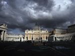 РУСКА ИСТОРИЧАРКА УПОЗОРАВА: Последњи дани Ватикана – неко је запосео папу уместо Бога