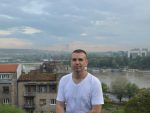 ОН ЖИВИ МЕЂУ СРБИМА: Американац се извинио Србији због бомбардовања