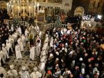 УПРКОС ЗАБРАНАМА: У Украјини милиони верника присуствовали служби канонске цркве
