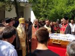 ПОДГОРИЦА: Сахрањен Момир Булатовић. Митрополит Амфилохије: Сачувао је образ у најтежим временима