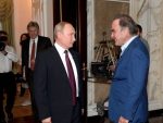 ПУТИН: Американци сувише добро живе, чим им је питање пола најважније