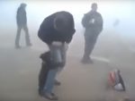 Русија: Реакција спасеног малог меде из пожара (ВИДЕО)