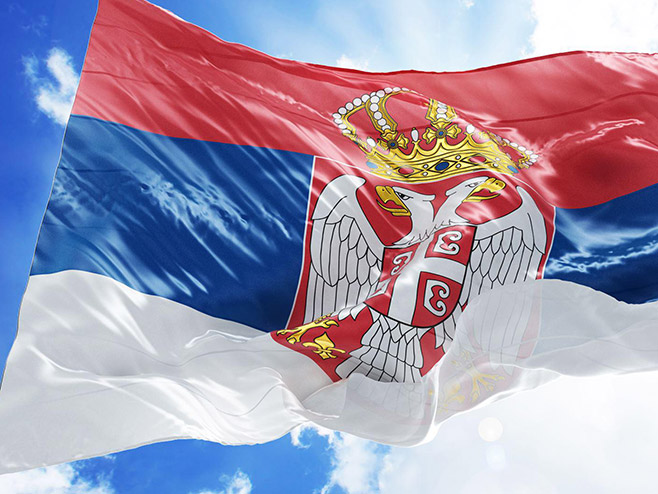 АЛБАНСКЕ ЗАСТАВЕ ИХ НЕ БРИНУ: Бјелопољац кажњен са 300 евра због заставе Србије