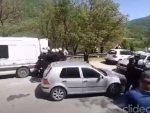 ДРАМА У ЦРНОЈ ГОРИ: Полиција бацила сузавац, разбијена блокада пута, ухапшено више људи (видео)
