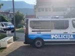 Кордон полиције пред Општином Будва: Затворена зграда, чека се специјални тужилац