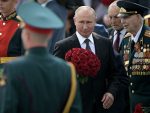 ПУТИН: „Русија неће дозволити да подвиг совјетског народа буде анулиран лажима и фалсификовањем историје“