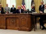 Биланс из Беле куће: Чиста победа Трампа, Србија више добила, Приштина највећи губитник, шамар ЕУ…