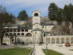 Скандалозна иницијатива: Свештенство СПЦ хитно да напусти Цетињски манастир