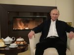 ПУТИН ОДГОВОРИО БАЈДЕНУ НА ОПТУЖБЕ ДА ЈЕ УБИЦА: Нека је он жив и здрав!