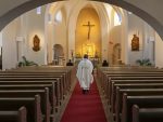 „Брадати свештеници опасних намера“: Скандал на миси у Хрватској