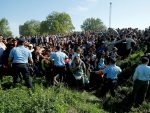 Савет Европе: Хрватски полицајци везане мигранте бацали у реку Корану
