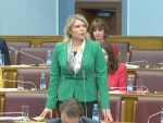 „Да има државе, свe свештенике СПЦ би требало похапсити“ – скандалозна порука црногорске посланице