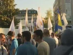 Велики протест у Сарајеву: Бошњаци устали против Шмита, траже да поднесе оставку