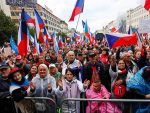 Десетине хиљада Чеха у Прагу против либералног курса – тражили преговоре са Русијом о гасу