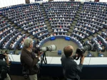 Брутална али необавезујућа уцена Европског парламента – од Србије се тражи да уведе санкције Русији