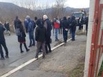 Срби постављају барикаде због хапшења на Јарињу; Огласиле се сирене у Кос. Митровици и Звечану