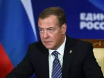 Медведев: Зеленски би могао да заврши као Хитлер