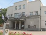 Ко је позвао Сарајевски ратни театар на Фестивал у Бањалуци и зашто на јавној установи нема тробојке?