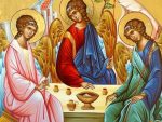 Данас славимо Тројчиндан: Бог је Света Тројица; Тројица Јединосуштна и неразделна