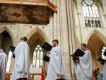 Смета им и “Оче наш”: Англиканска црква преиспитује Молитву господњу