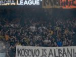 Нови скандал навијача АЕК-а: Истакли транспарент “Косово је Албанија”