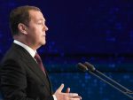 Медведев: У Берлину могућ “Мајдан”