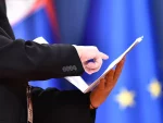 „Великодушна“ ЕУ: Перверзна и подмукла подршка Србији — милијарде упаковане у уцене