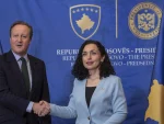Потрошени Камерон објавио: Британија постаje званични потрчко Америке на српском Косову