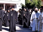 Опасан амбијент: Ударио из чиста мира свештеника усред Новог Сада – огласила се Епархија бачка
