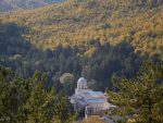 Отимање Високих Дечана: Приштина осам година одбија да манастиру врати 24 хектара манастирског имања