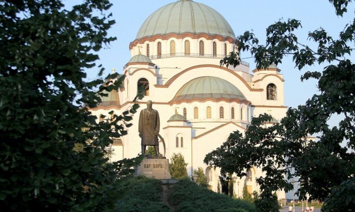 Немања Девић: „Чувари ватре“, или о историјској улози српског народа на Балкану