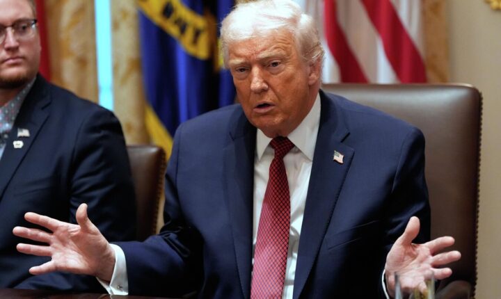 Трамп оптужио Зеленског: Одбио је да подржи план САД за решавање сукоба у Украјини