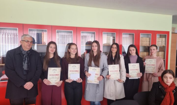 „Страдање Срба у Средњем Подрињу у вријеме НДХ“: ЗАВРШЕН КОНКУРС ЗА УЧЕНИКЕ СРЕДЊИХ ШКОЛА СРЕБРЕНИЦЕ И БРАТУНЦА