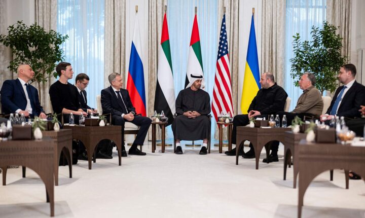 Ишћенко: Почетком 2025. бих помислио да нам Запад шаље сигнал да потпуно уништимо Украјину