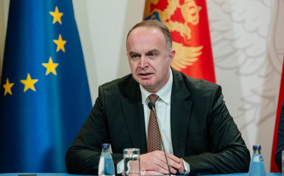 Влада Црне Горе предлаже дан жалости за ОВК? 